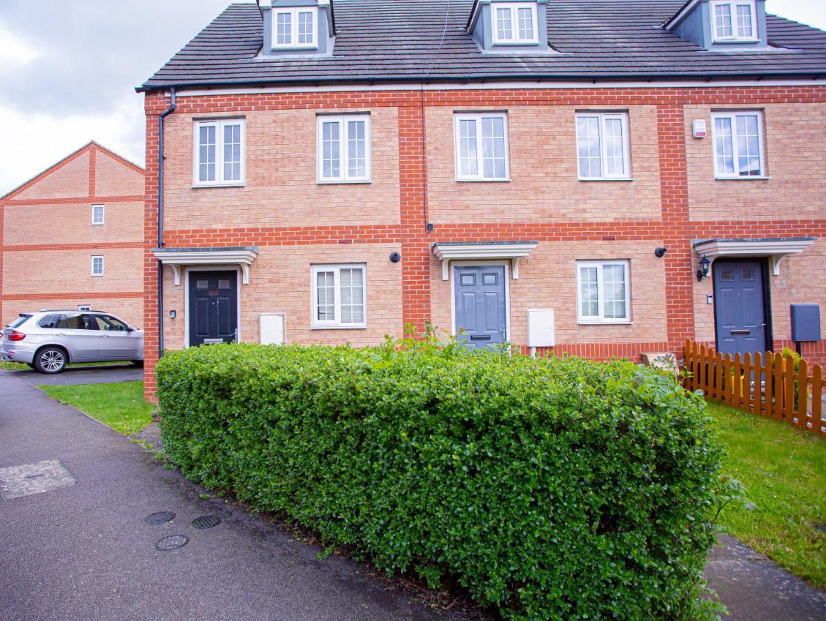 Turners Gardens Villa Northampton Exterior photo