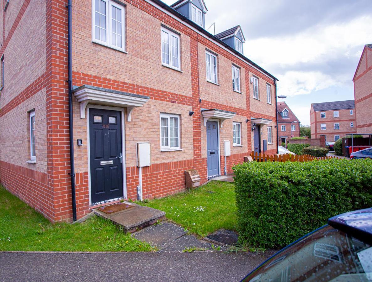 Turners Gardens Villa Northampton Exterior photo