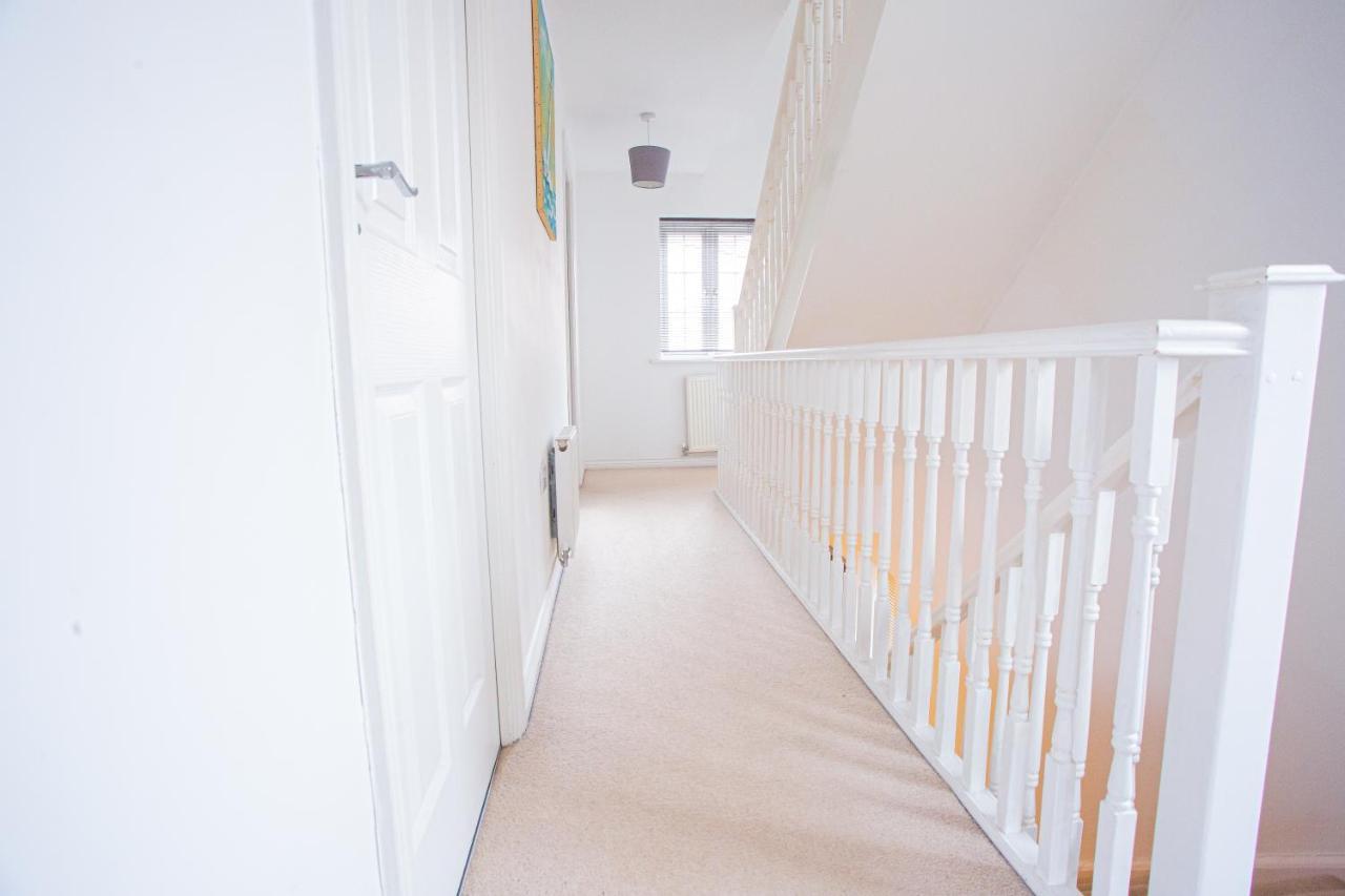 Turners Gardens Villa Northampton Exterior photo